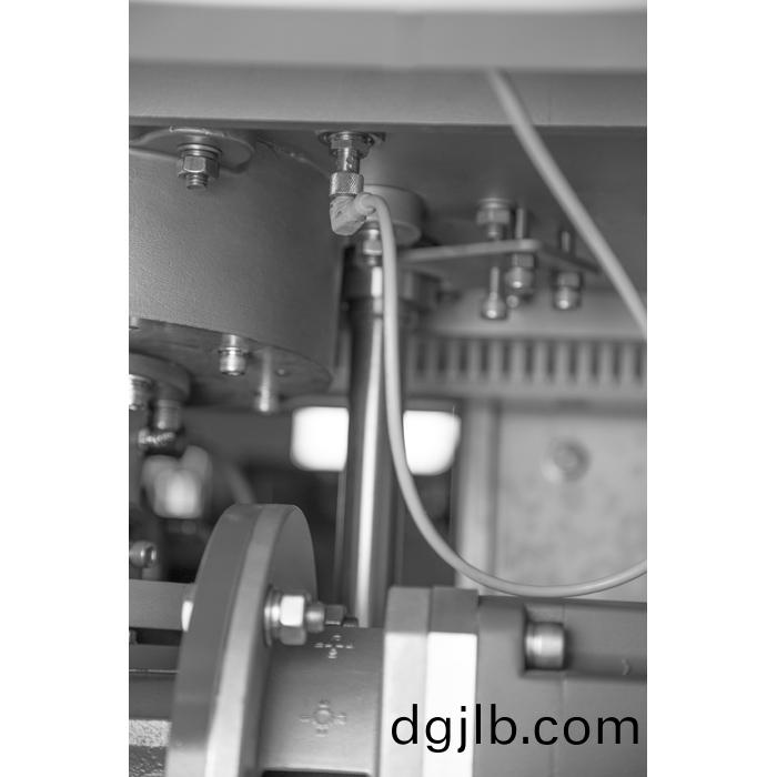 GZY3500真空灌裝(zhuang)機(ji) GZY3500真(zhen)空灌裝機